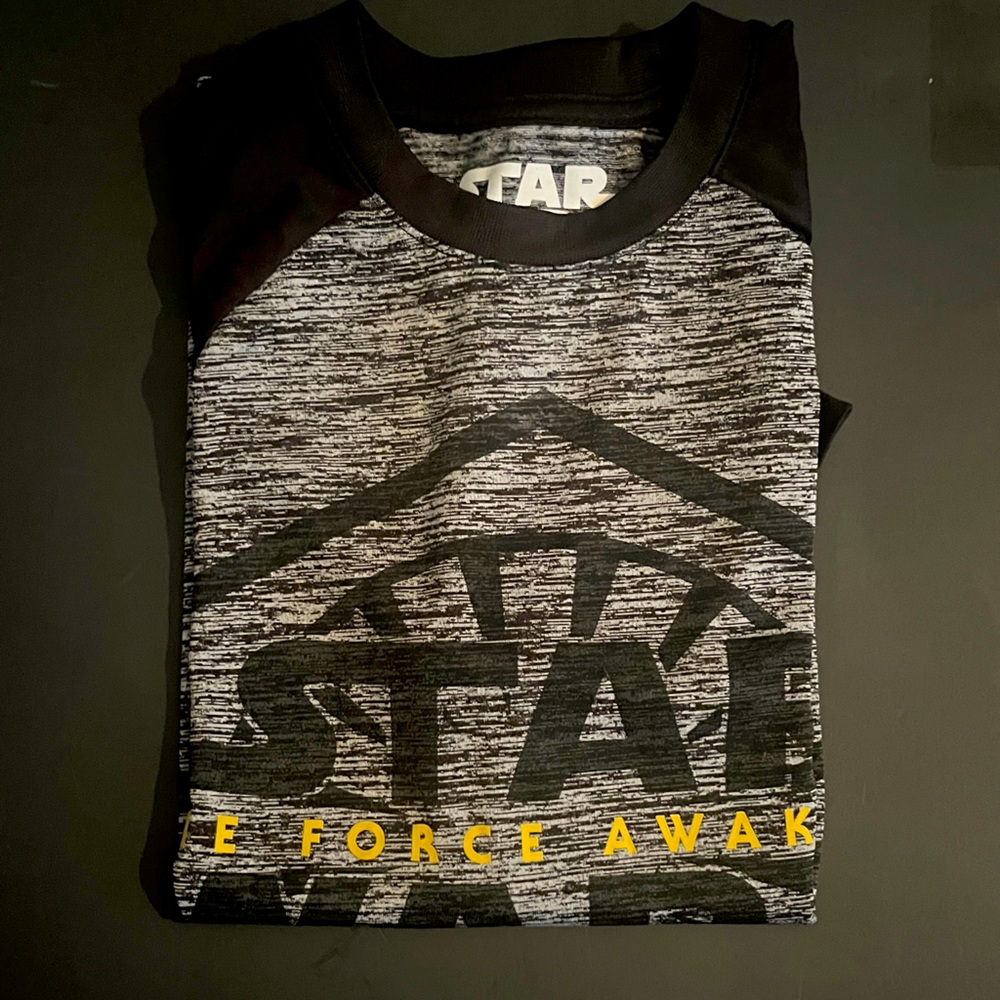 Vintage Star Wars T-Shirt from The Force Awakens. Men’s Size Medium.